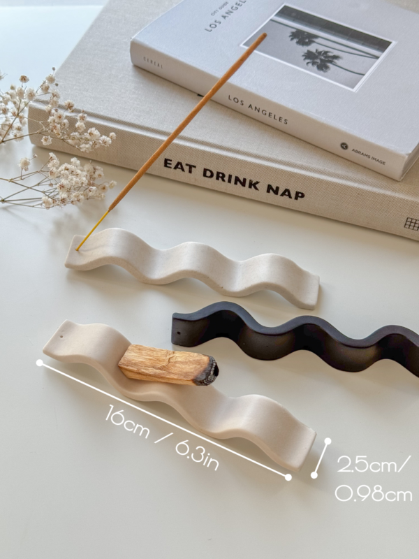 wavy incense holder