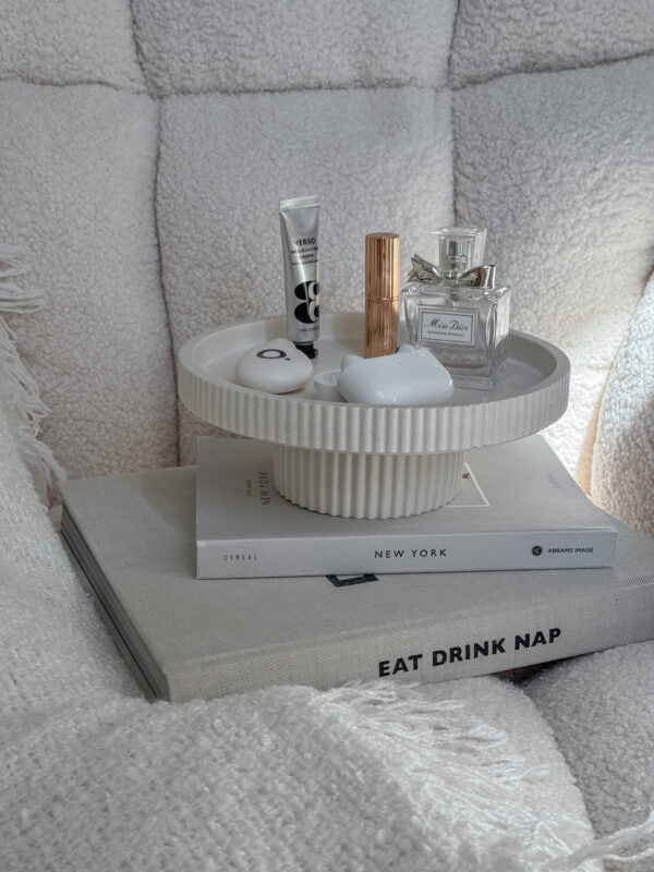 Pedestal Ribbed Round Tray
